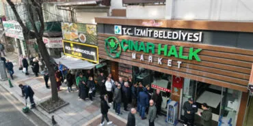 İzmit'te Halk Et satışları başladı... Kıyma 449 TL, kuşbaşı 489 TL haberi