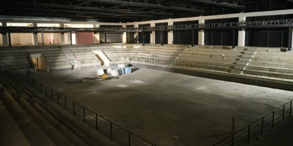 Kapalı spor salonunda çalışmalar tam gaz devam haberi