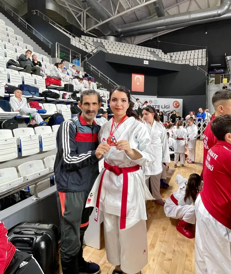 Keşanlı antrenör Meltem Şahin, üçüncü oldu haberi