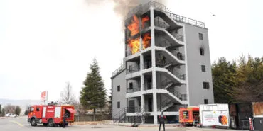 Kıbrıslı itfaiyecilere Konya tatbikatı haberi