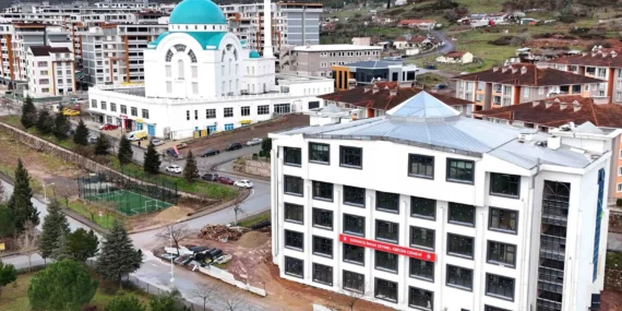 Kocaeli Büyükşehir’in yaptırdığı cemevi açılış için gün sayıyor haberi