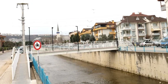Kocaeli'de Akarca Yaya Köprüsü'ne engelli rampası haberi