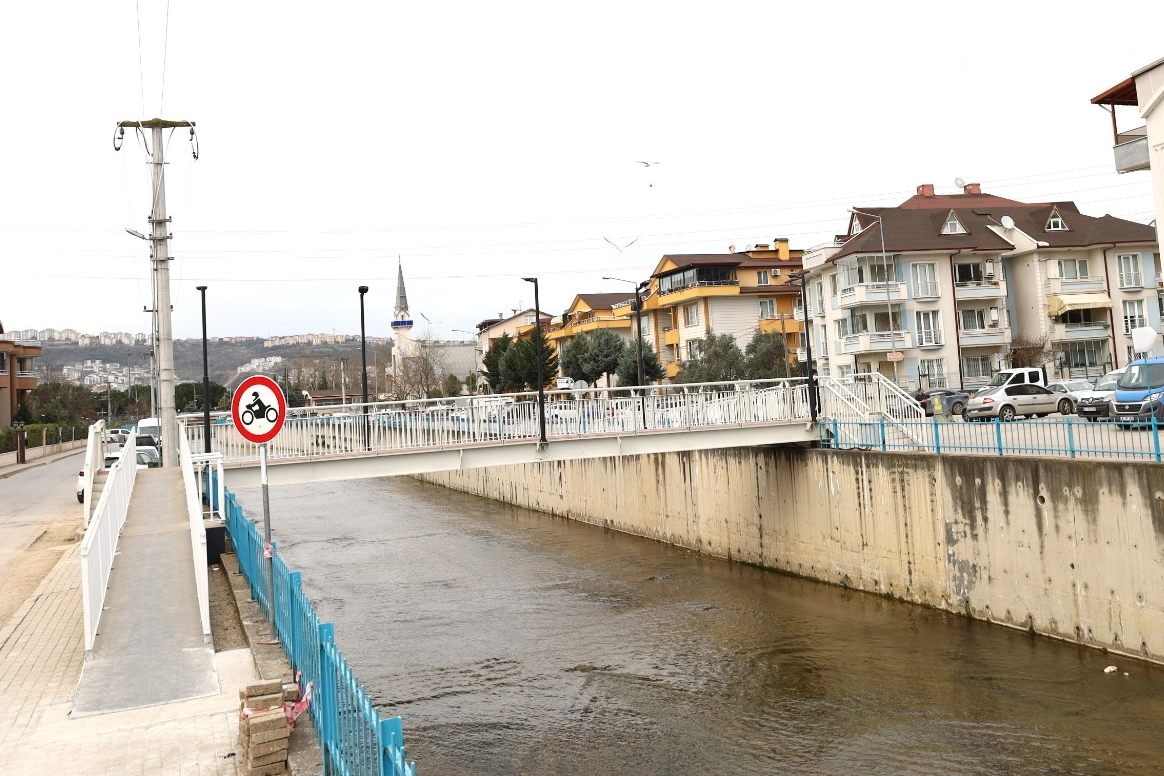 Kocaeli'de Akarca Yaya Köprüsü'ne engelli rampası haberi