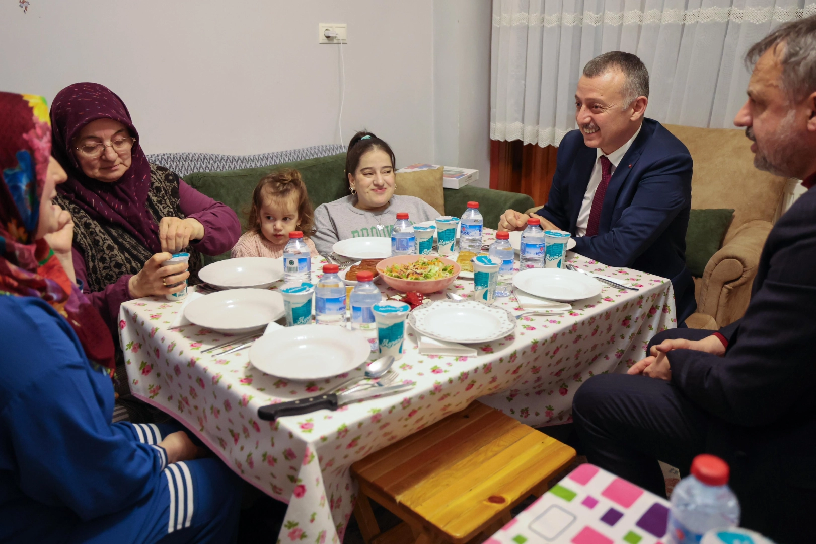 Kocaeli'de Büyükakın, Ramazan ayında ev ziyaretlerine devam ediyor haberi