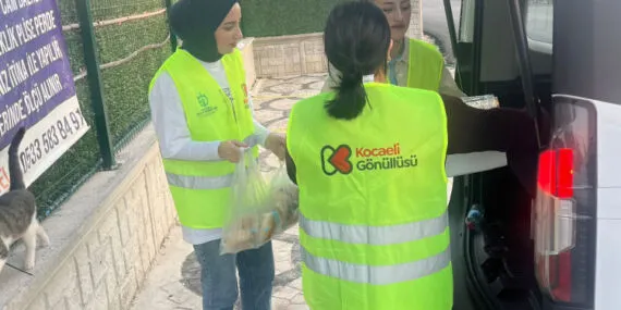 Kocalei ihtiyaç sahiplerinin sofrasını ısıtıyor haberi
