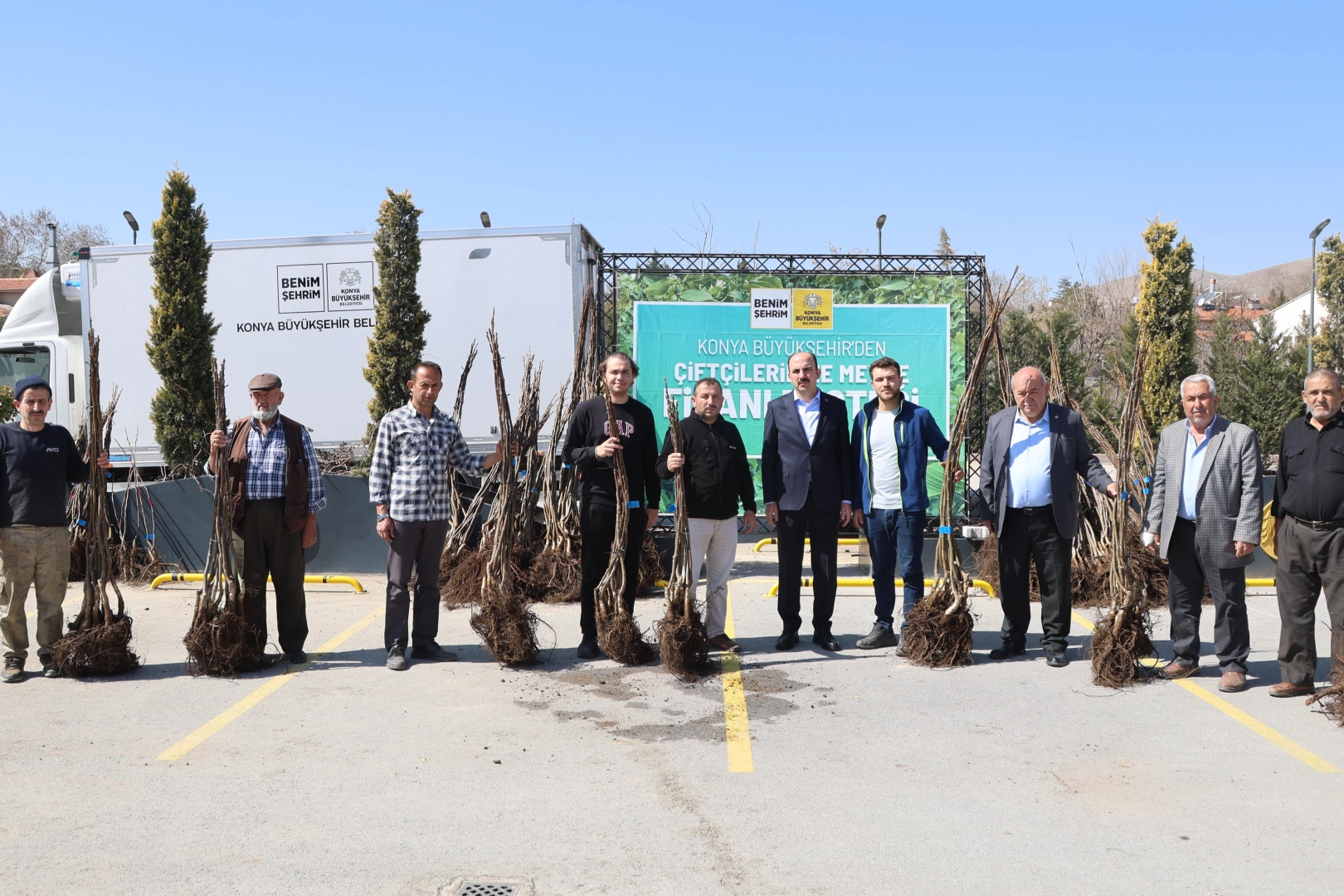 Konya Büyükşehir tarımsal kalkınma için bu sezon 72 bin meyve fidanı dağıtıyor haberi