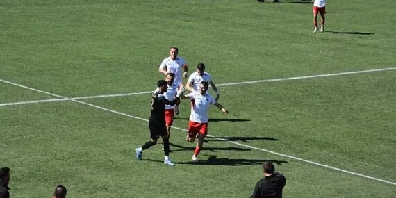 Lider üç puanı 5 golle kazandı haberi