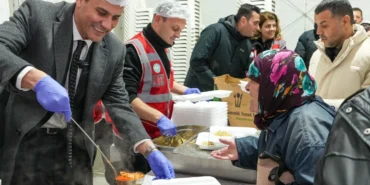 Manisa Büyükşehir’den 10 bini aşkın kişiye sıcak yemek desteği haberi
