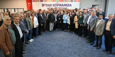 Manisa'da Başkan Zeyrek muhtarlarla iftarda buluştu haberi