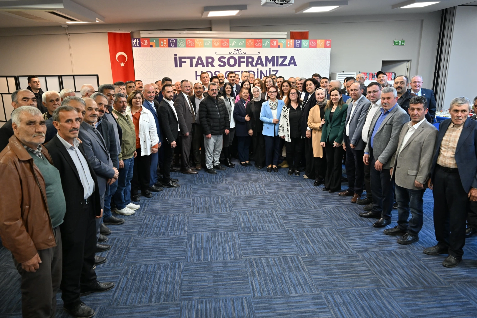 Manisa'da Başkan Zeyrek muhtarlarla iftarda buluştu haberi