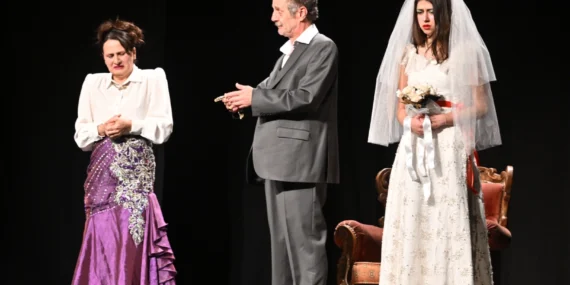 Manisa'da Evcilik Oyunu ilk kez seyirci ile buluştu haberi