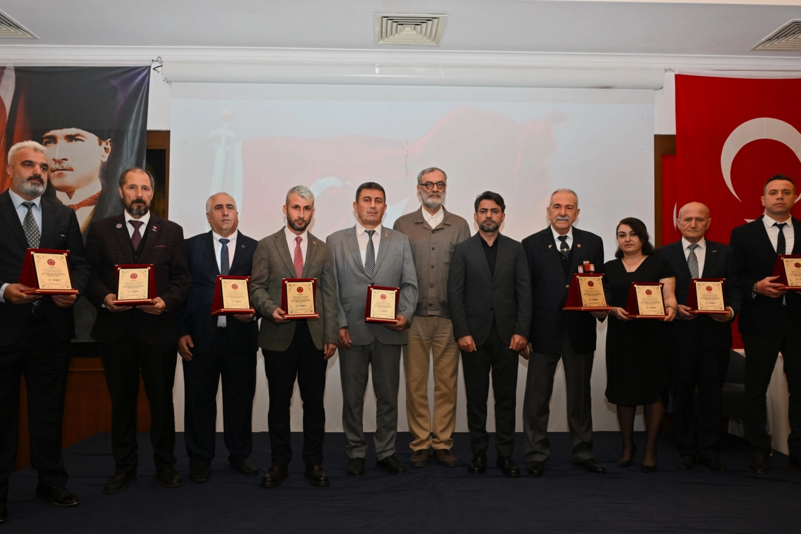 Manisa'da ayın son buluşması şehit aileleri ve gazilerle haberi