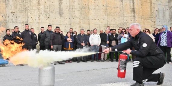 Manisa'da hastane personeline yangın eğitimi haberi