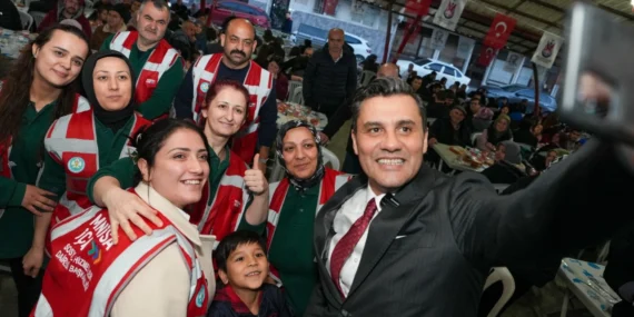 Manisa'da iftar sofrası doldu taştı! haberi