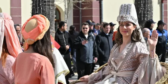 Manisa'da uluslararası festivali 'mesir karma' ile başladı haberi