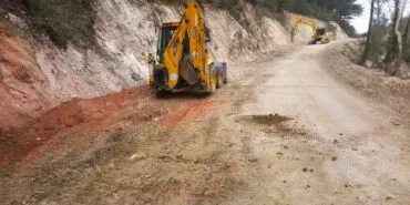 Manisa'da yol çalışmalarına devam haberi