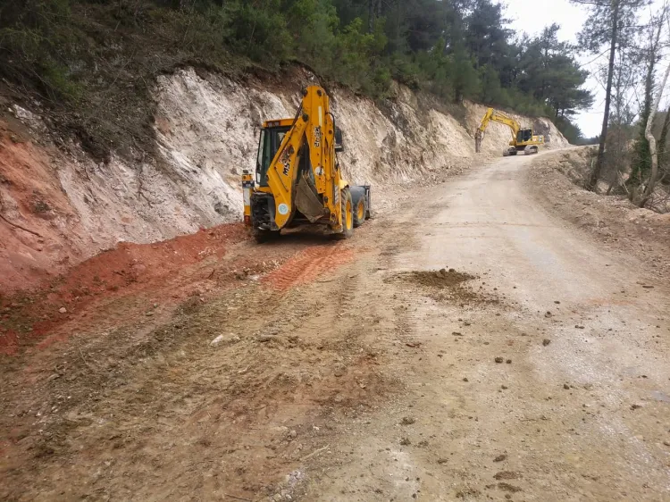 Manisa'da yol çalışmalarına devam haberi