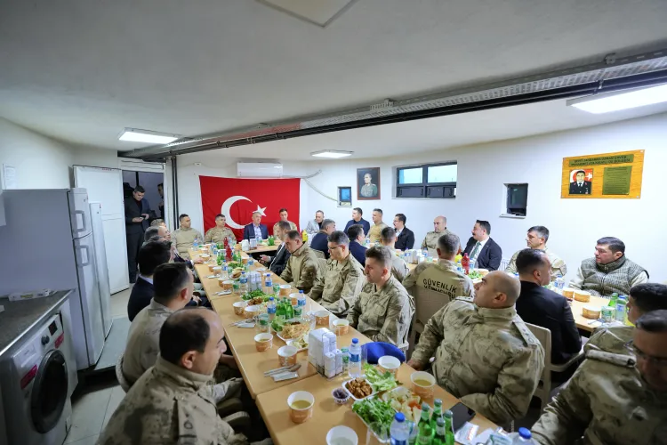 Mardin Valisi Akkoyun kahraman komandolarla buluştu haberi
