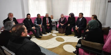 Memduh Büyükkılıç şehit ailelerinin yanında haberi