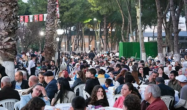 Menemen'de 10 bin kişilik Kadir Gecesi iftarı haberi