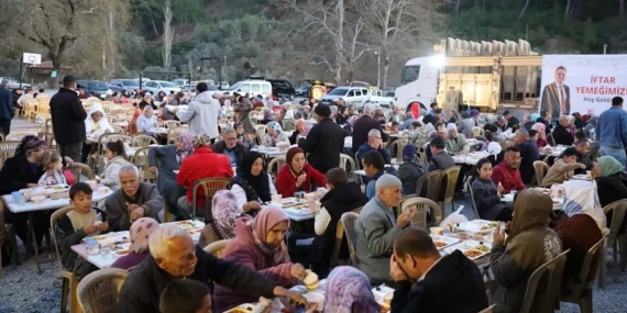 Muğla Dalaman’da binlerce kişi iftar sofrasında buluştu haberi