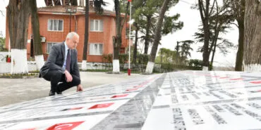 Mustafakemalpaşa'da şehitlik 18 Mart için yenilendi haberi