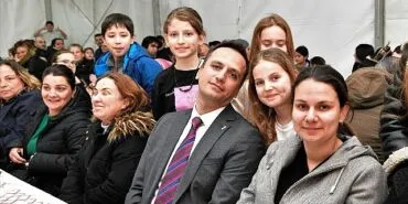 Öğretmen, öğrenci ve velilerle iftar yaptı haberi