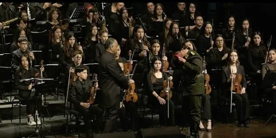 Oratoryo’da açılan Türk Bayrağı Şehit ailesine teslim edildi haberi