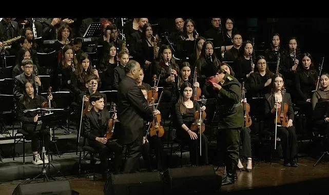 Oratoryo’da açılan Türk Bayrağı Şehit ailesine teslim edildi haberi