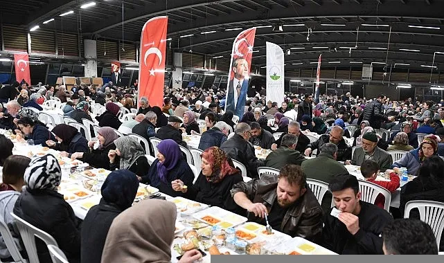 Osmangazi Belediyesi’nin iftar sofrası doldu taştı haberi
