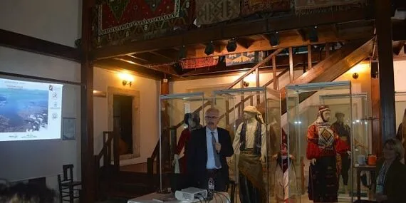 Prof. Dr. Akın Ersoy, 'Smyrna Antik Kenti'ni anlattı haberi