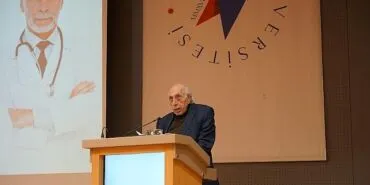 Prof. Dr. Selçuk Erez'den geleceğin hekimlerine tavsiye haberi