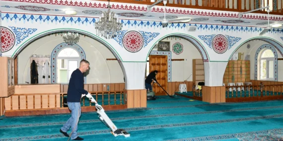 Ramazan Bayramı öncesi camilere temizlik haberi