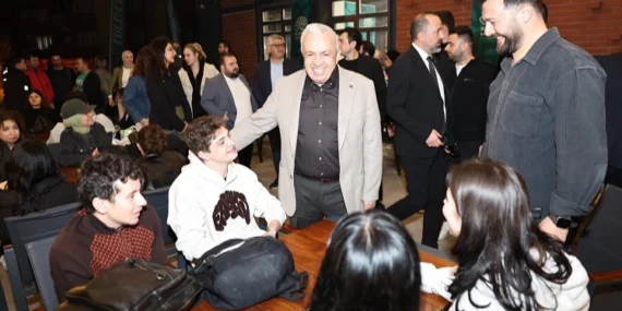 Şadi Özdemir üniversite öğrencileriyle sahurda buluştu haberi