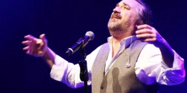 Sahnede fenalaşan Volkan Konak hayatını kaybetti haberi