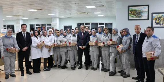 Sakarya Hendek'te emekçi kadınlara konuk oldu haberi