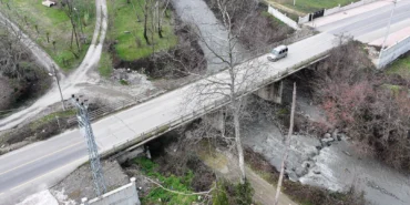 Sakarya'da Kanlıçay Deresi üzerine 44 metrelik köprü geliyor! haberi