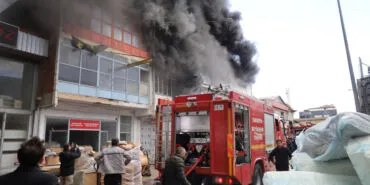 Sakarya'da Mobilyacılar Çarşısı'nda yangın haberi