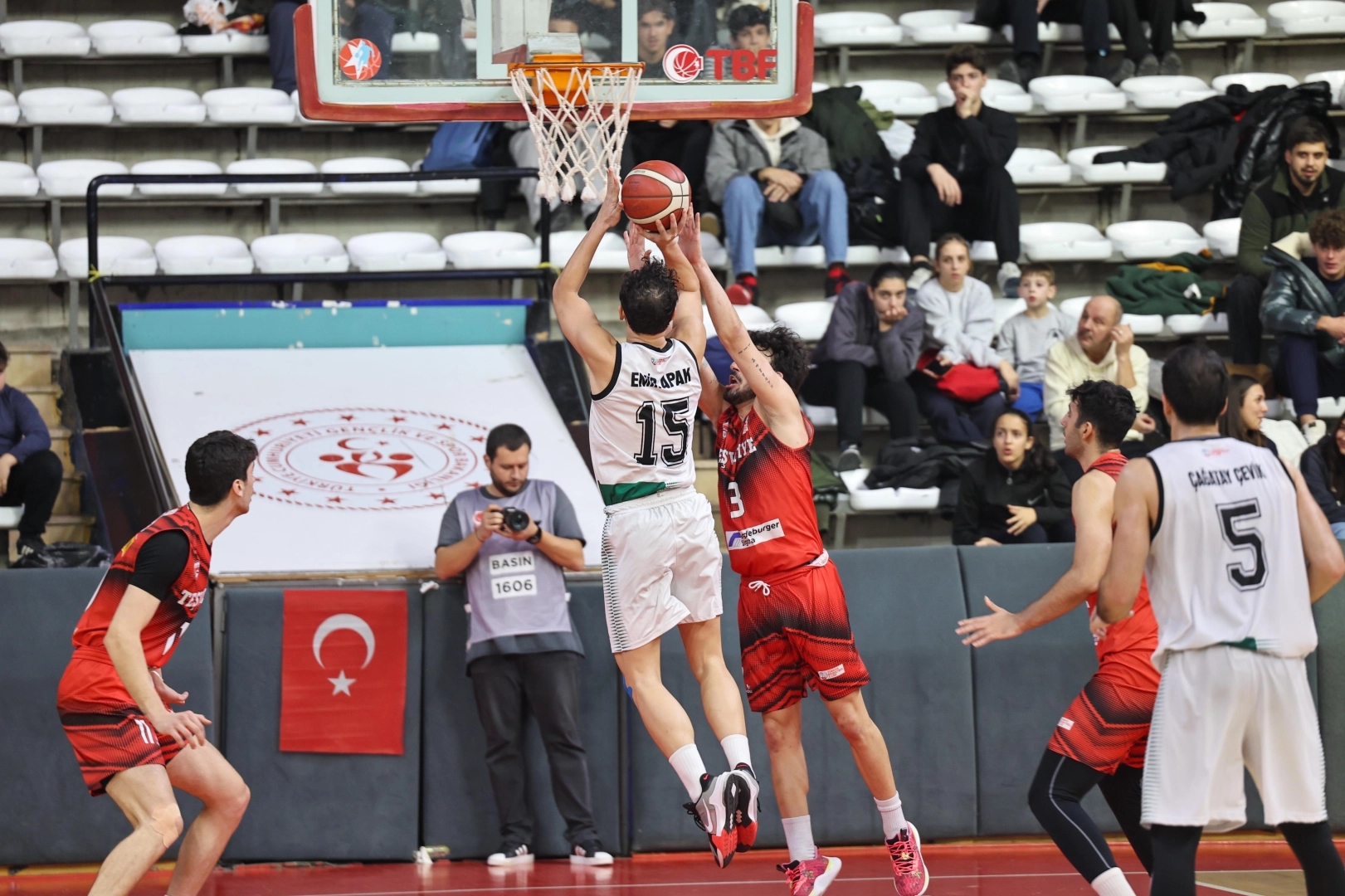 Sakarya'nın dev adamları tur için parkeye çıkıyor haberi
