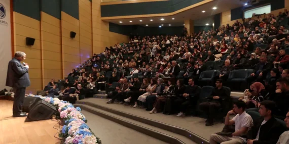 Sakaryalı sanat dostları Hayati İnanç’la buluştu haberi