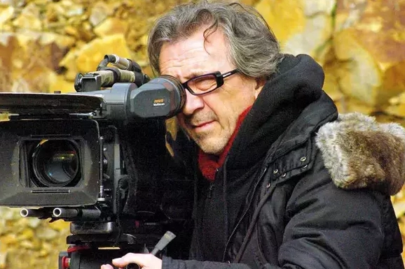TV ve sinema dünyasının acı kaybı! Usta yönetmen Osman Sınav vefat etti haberi