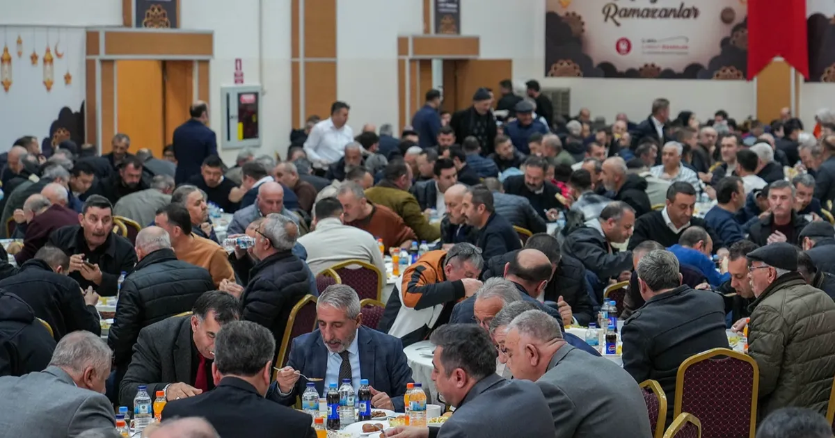 Taksi ve dolmuş esnafını buluşturan iftar! haberi