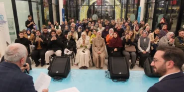 Ünlü yazar, Kocaeli’de konuk olduğu söyleşide gençlere seslendi! haberi