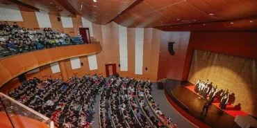 Yenişehir Belediyesi “Akif” oyununu öğrencilerle buluşturdu haberi