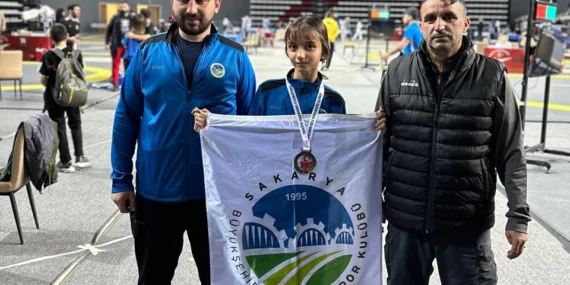 Yıldız taekwondocu Sakarya’nın gururu oldu haberi