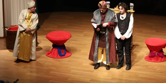 ‘İstanbul Efendisi’ Sakarya'da güldürdü haberi