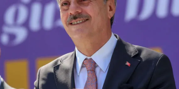 10 futbol, 10 basketbol ve voleybol sahası için ilk adım atılıyor haberi