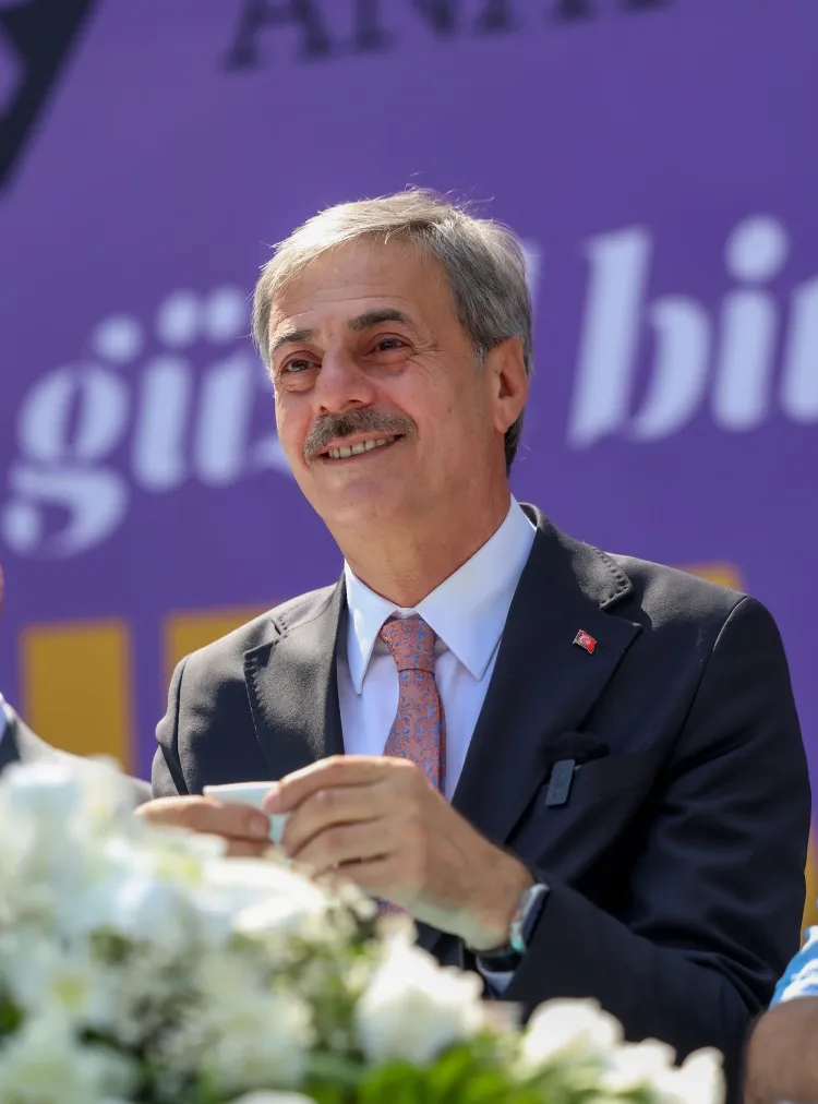10 futbol, 10 basketbol ve voleybol sahası için ilk adım atılıyor haberi