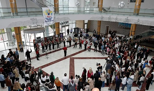 21 Nevit Kodallı Çoksesli Korolar Festivali’nde 7 şehirden 1800 korist sahne aldı haberi