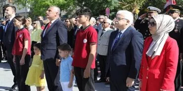 23 Nisan Ulusal Egemenlik ve Çocuk Bayramının 105.Yılı Burhaniye’de coşku ile kutlandı. haberi